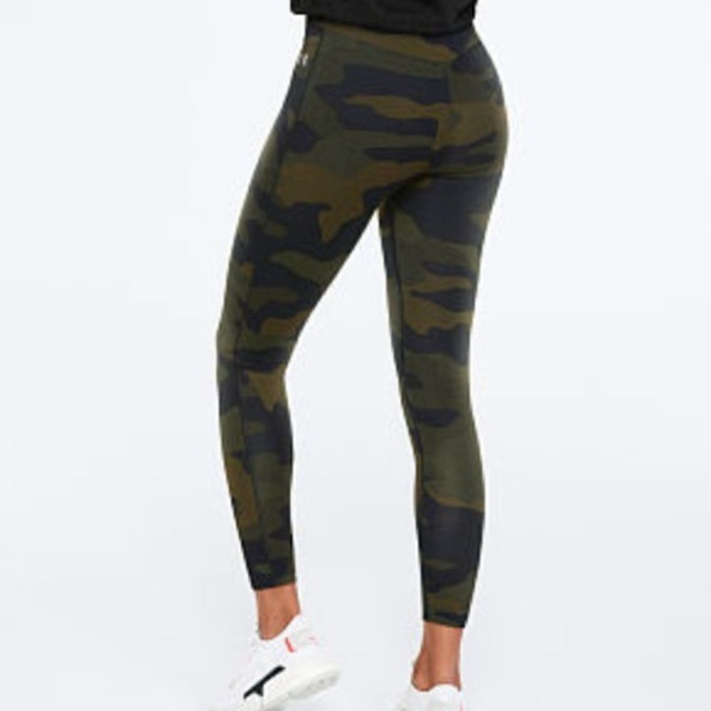 PINK Victoria's Secret Ultimate High Waist Camouflage Legging in Size Medium